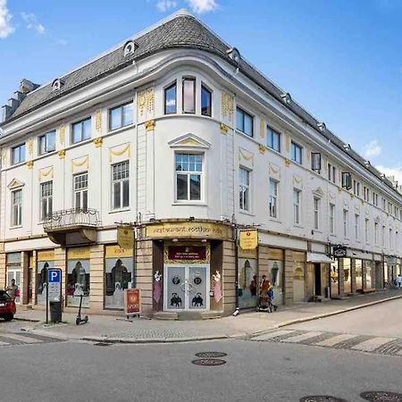 Moderne Leilighet Midt I Sentrum Av Fredrikstad Exterior foto