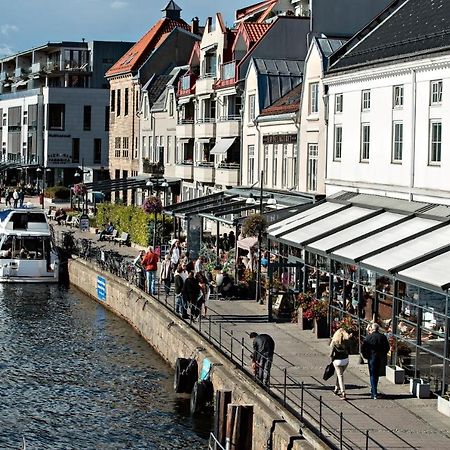 Moderne Leilighet Midt I Sentrum Av Fredrikstad Exterior foto
